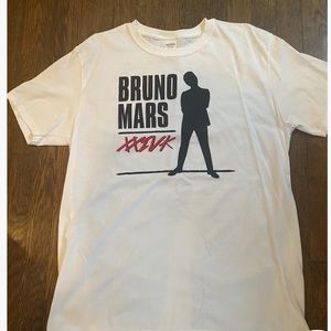 Bruno Mars 24K Music Tour T shirt Mint Condition sz Large
